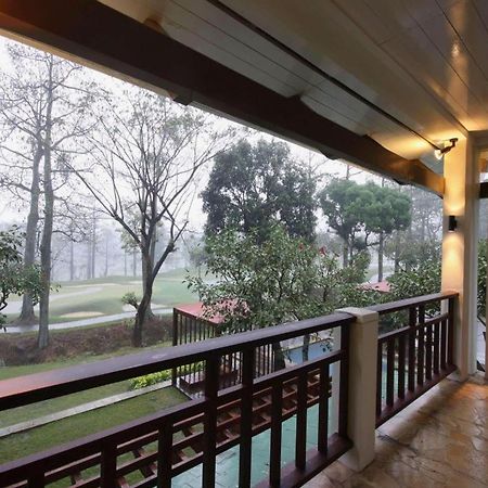 Taman Dayu Golf Club And Resort Prigen Экстерьер фото