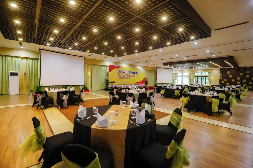 Taman Dayu Golf Club And Resort Prigen Экстерьер фото